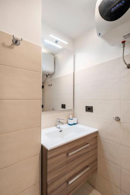 Touch&Go - Stanza Privata Con Servizi Ciampino Extérieur photo
