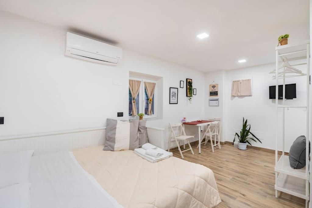 Touch&Go - Stanza Privata Con Servizi Ciampino Extérieur photo